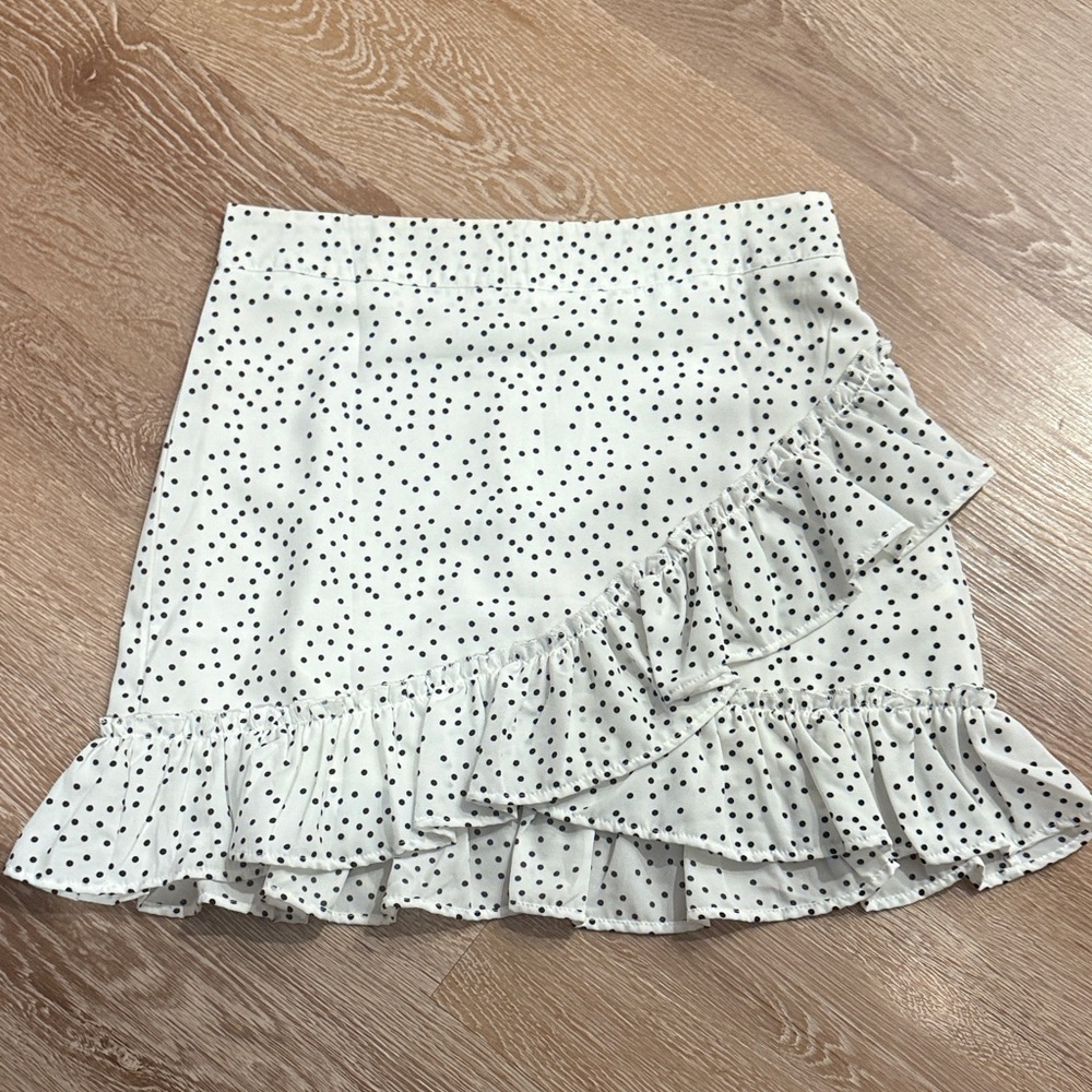 SHEIN Black and White Asymmetrical Polka Dot Skirt